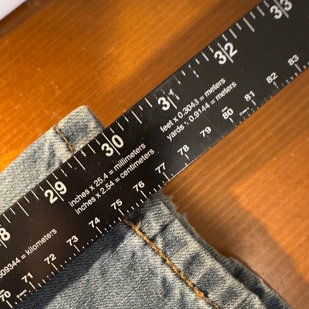 Levis levi 559
